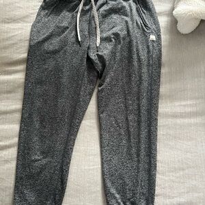 Vuori performance joggers